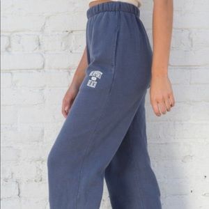 Brandy Melville Rosa Newport Beach Sweatpants